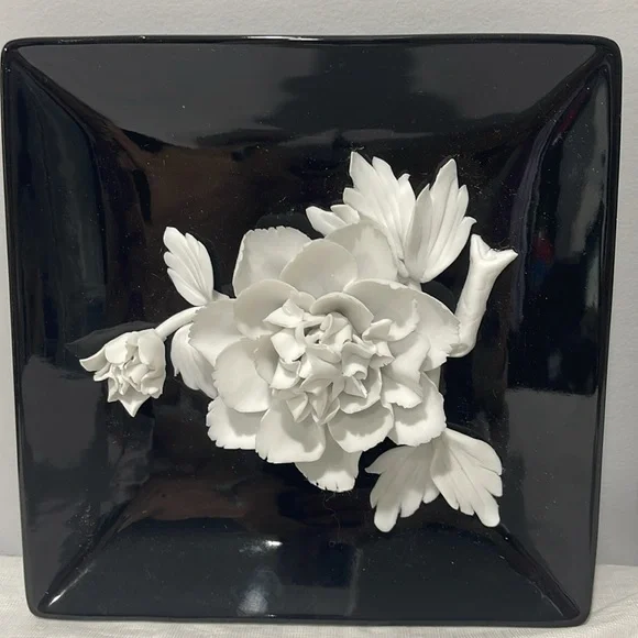 Decorative 3D floral porcelain ceramic wall plaques plates 9” square